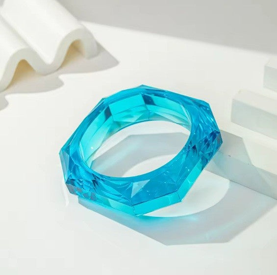Aria Sculptural Resin Bangle