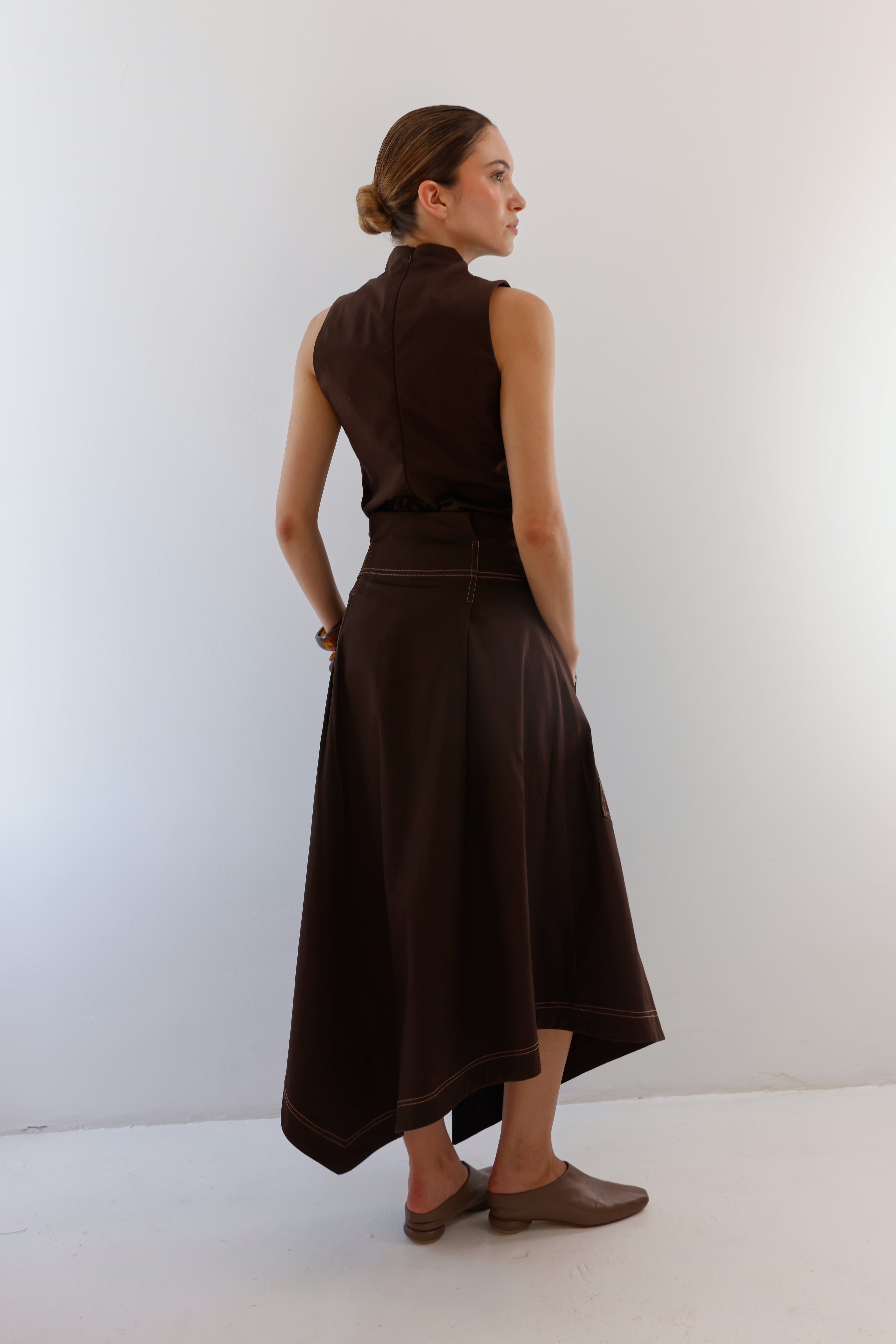 Conjunto de Blusa y Falda de Satén Alba Mocha