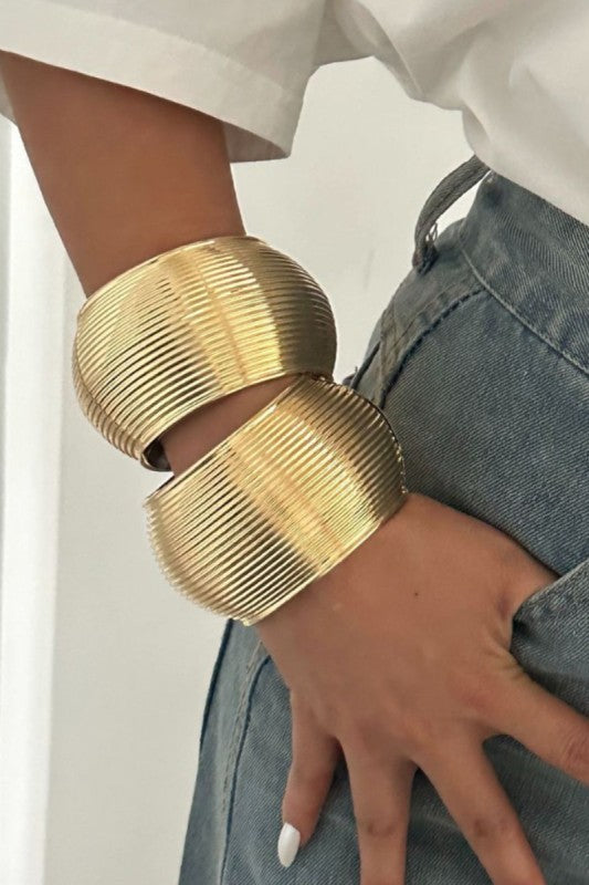 The Sculpted Cuff