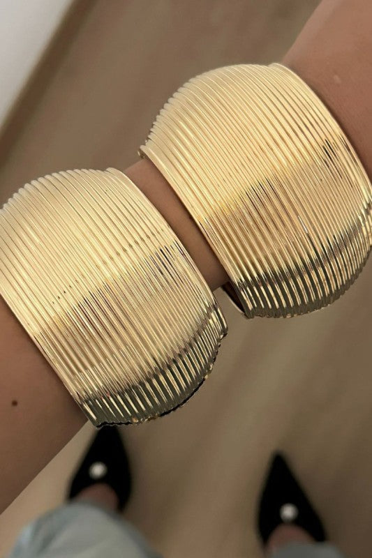 The Sculpted Cuff